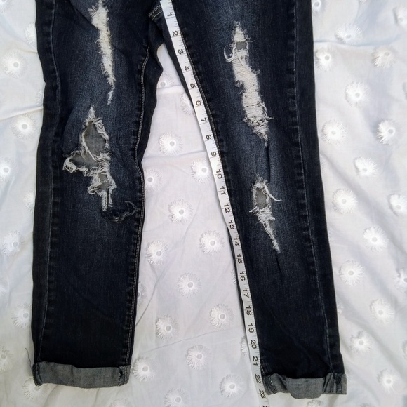 Vanilla Star Destructed Skinny Jean Crops. Stretch Comfy - Picture 5 of 5